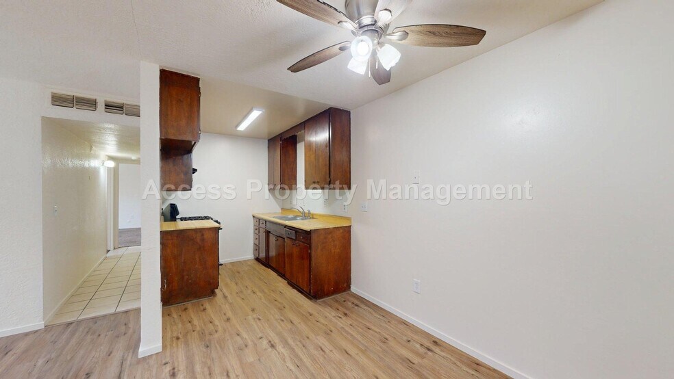 Building Photo - 709 2nd St