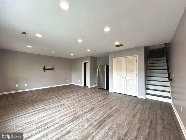 Building Photo - 106 Notions Ct