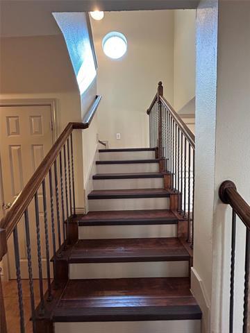 Building Photo - 3901 Oceanside Dr