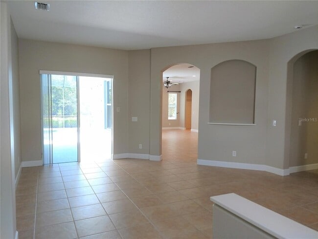 Building Photo - 919 Scherer Way