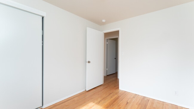 Building Photo - 16321 127th Pl SE