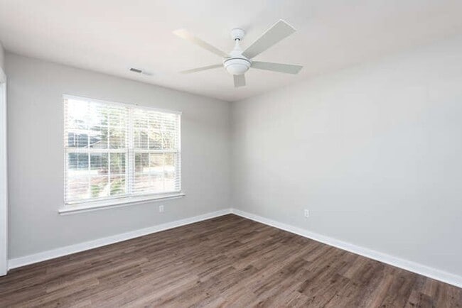Building Photo - Mt Pleasant Bunglaow