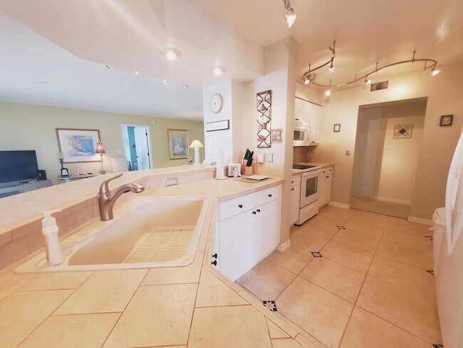 Building Photo - 3740 Ocean Beach Blvd