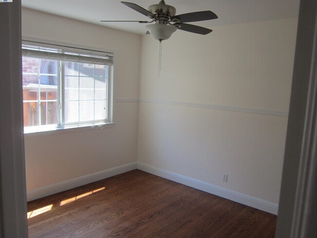 Building Photo - 2275 Bennington Ln