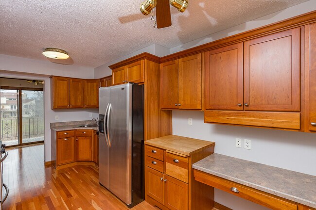 Building Photo - 3084 Parkwild Dr