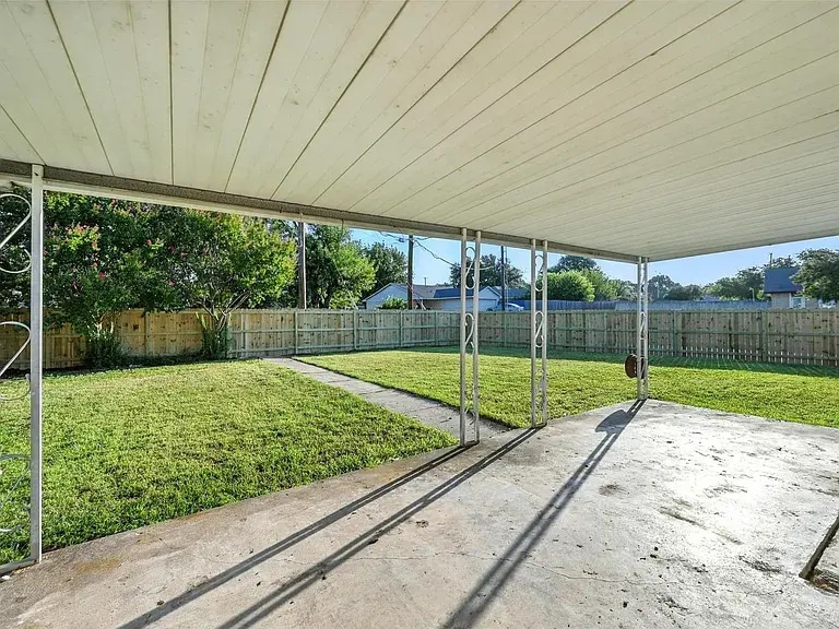 Building Photo - 7101 Christie Ln