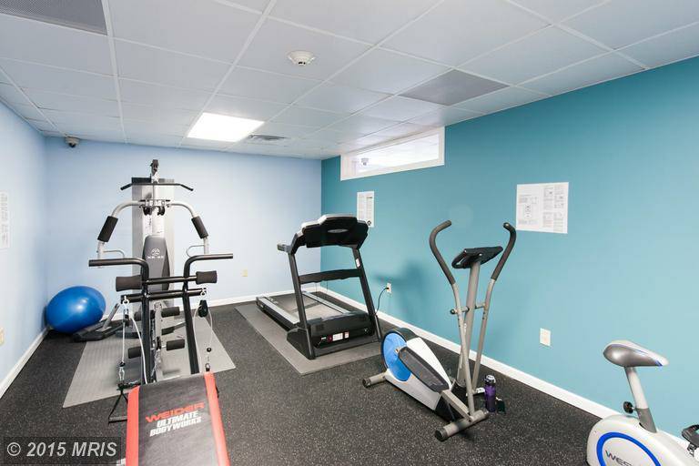 Building Photo - 5353 Columbia Pike