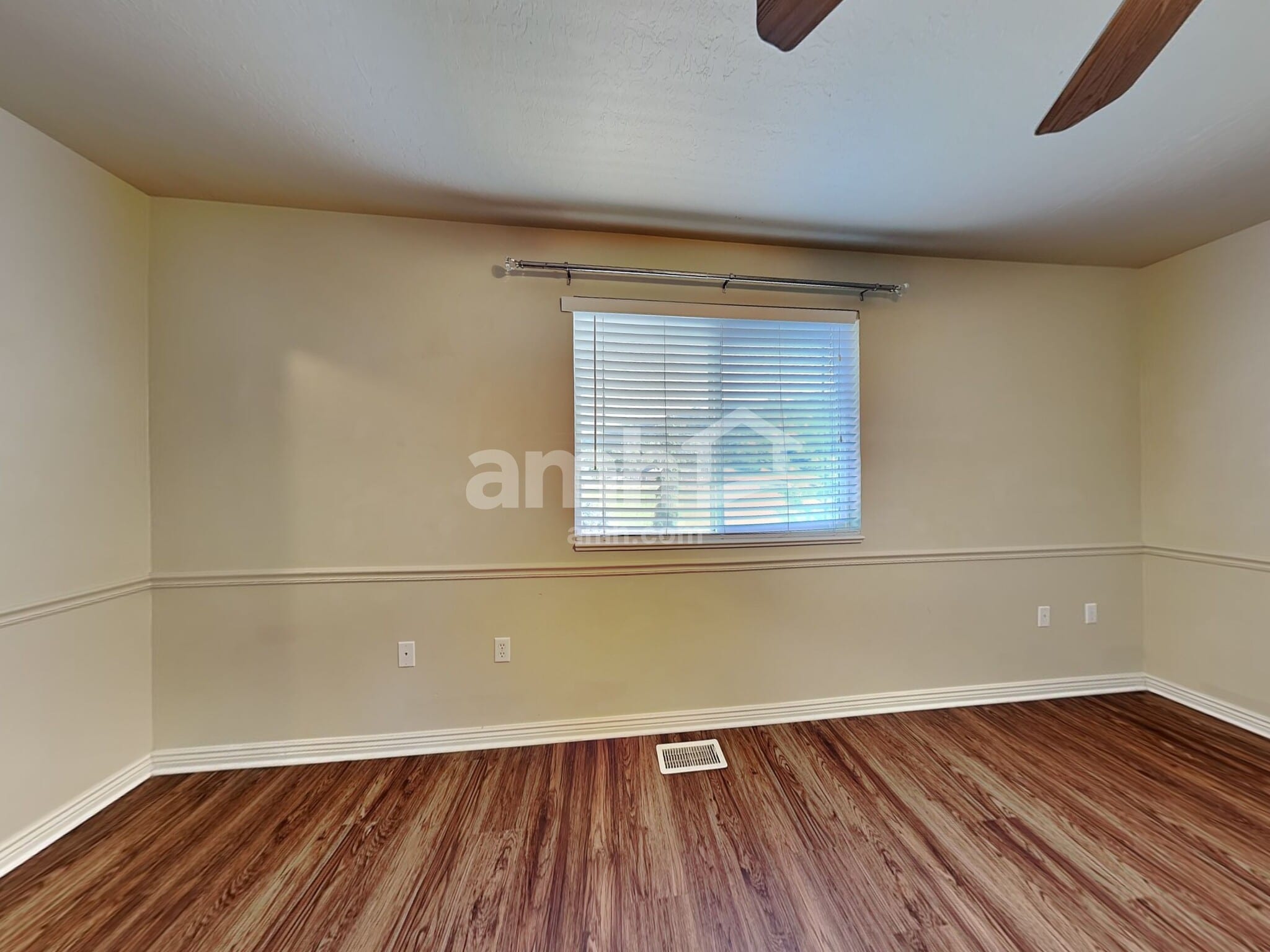 Building Photo - 1625 E Bateman Way
