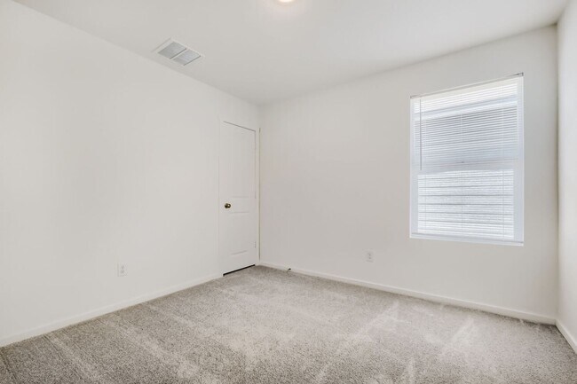 Building Photo - 6829 Chert Chase
