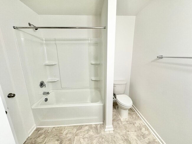 Building Photo - 3 br paired home with 2nd floor loft 2 car garage near I-40 and I-77