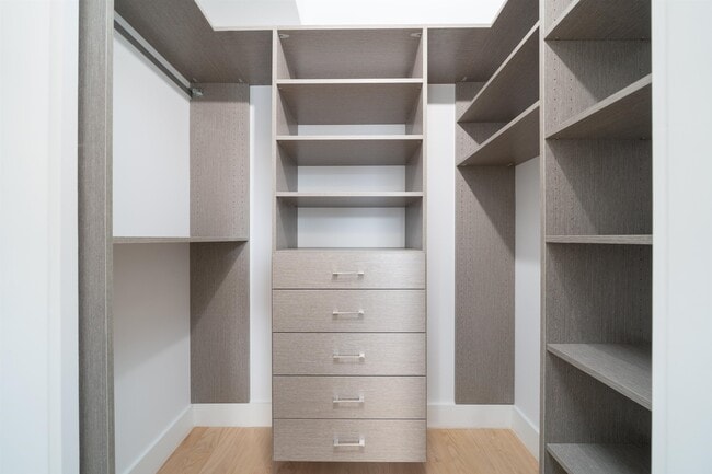 Building Photo - 10 Brinkerhoff St