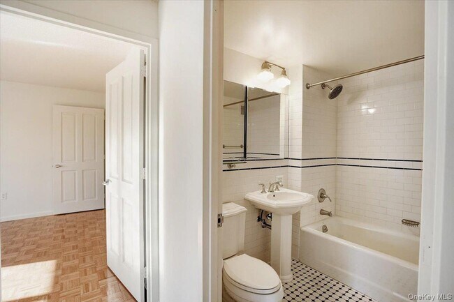 Building Photo - 300 W 135th St