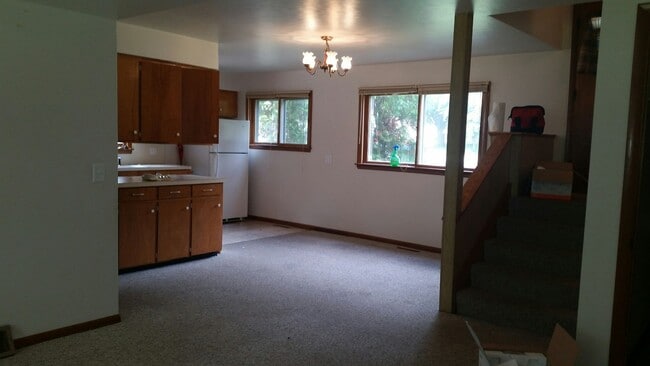 Building Photo - 3 Bedroom Duplex