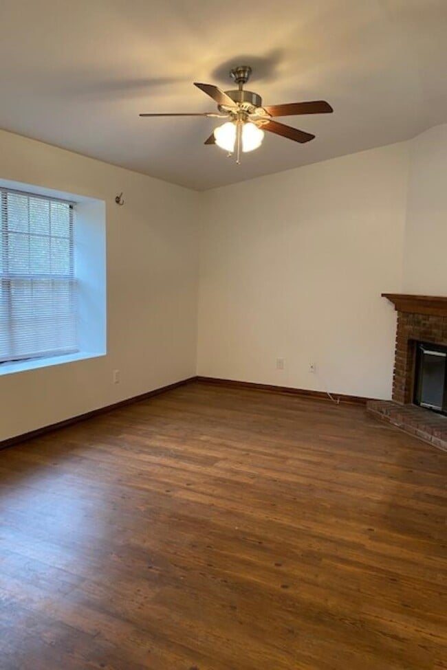 Building Photo - 177 Whetherbine Way W