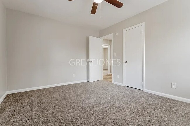 Building Photo - 4346 Pinebrook Dr