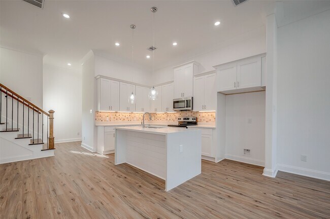 Building Photo - 8449 Jutland Rd