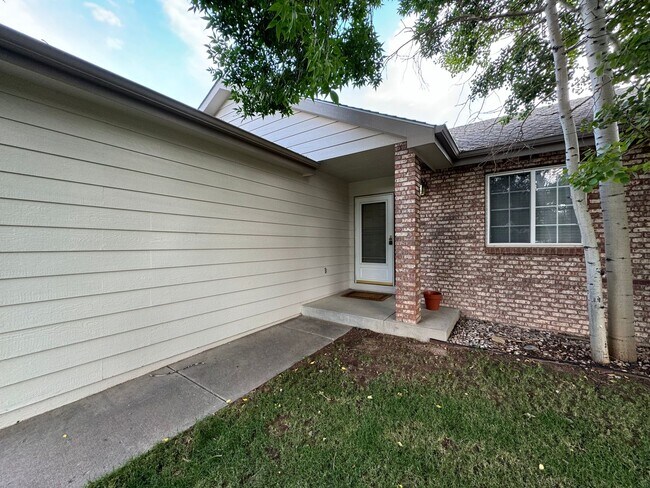 Building Photo - Beautiful Home in W Fort Collins