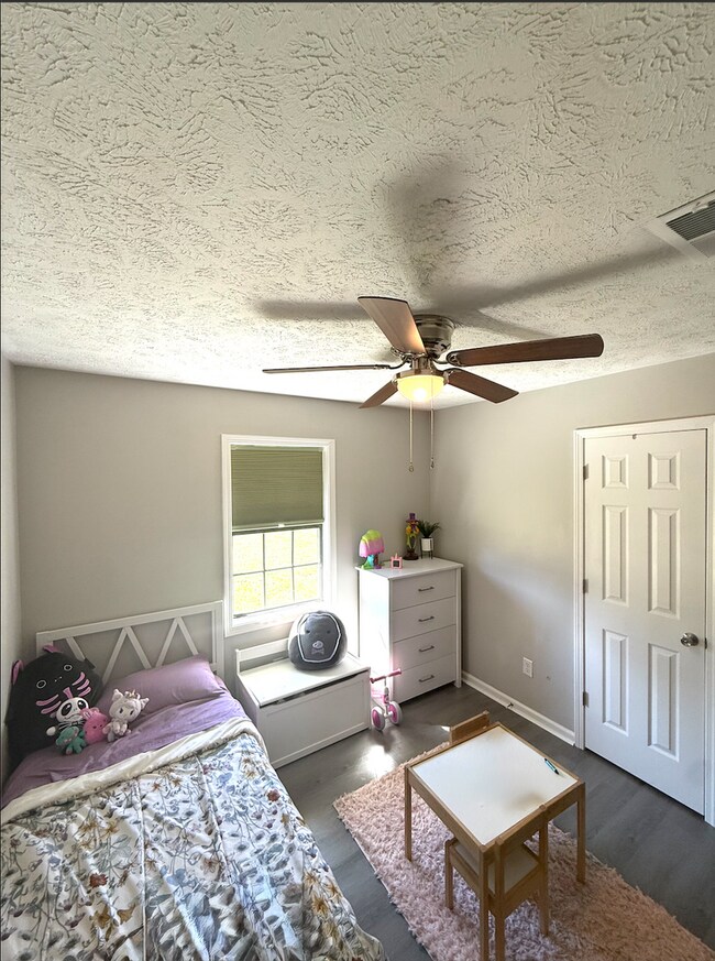 Building Photo - Beautiful 4 Bedroom Home with Bonus Room – $2,000/Month