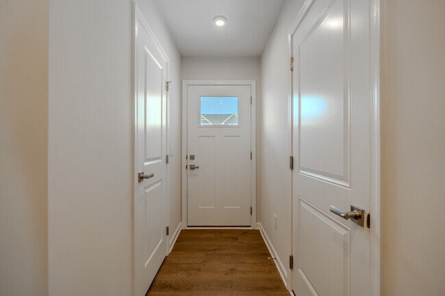 Building Photo - 113 Filly Ln