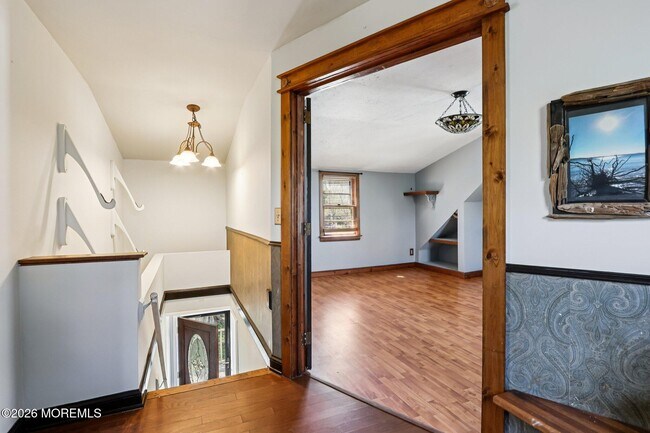 Building Photo - 15 Woolley Ave