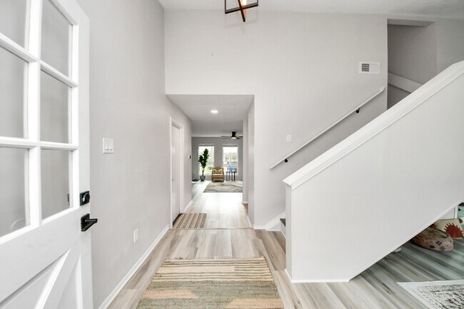 Building Photo - 1902 Kings Arms Way