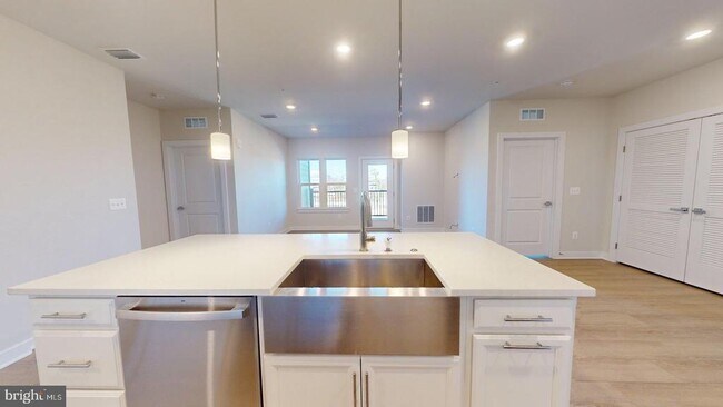 Building Photo - 12850 Mosaic Pk Wy