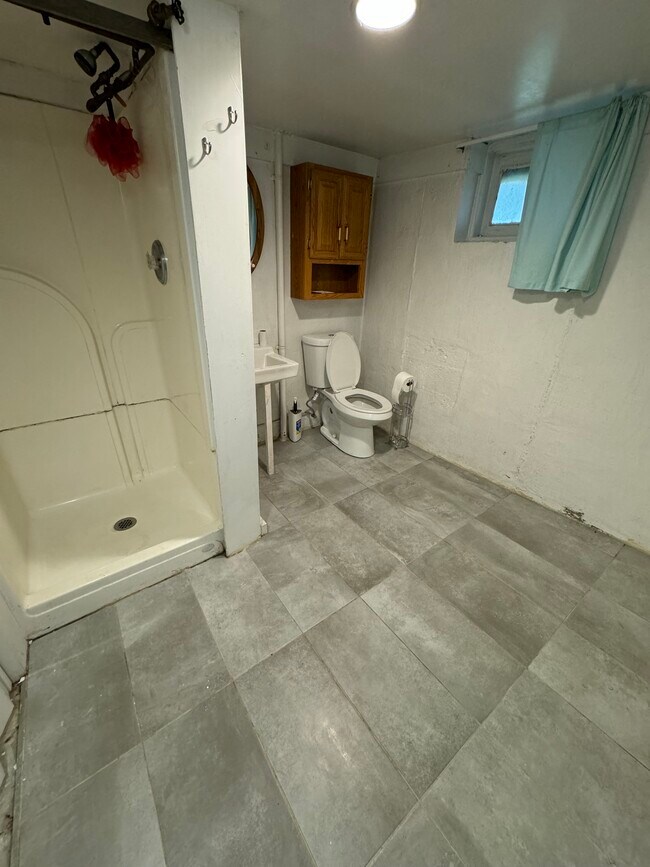 Building Photo - 1208 Washington Pike