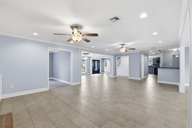 Building Photo - Beautifully Updated 4-Bedroom Home in a Prime Houston Location