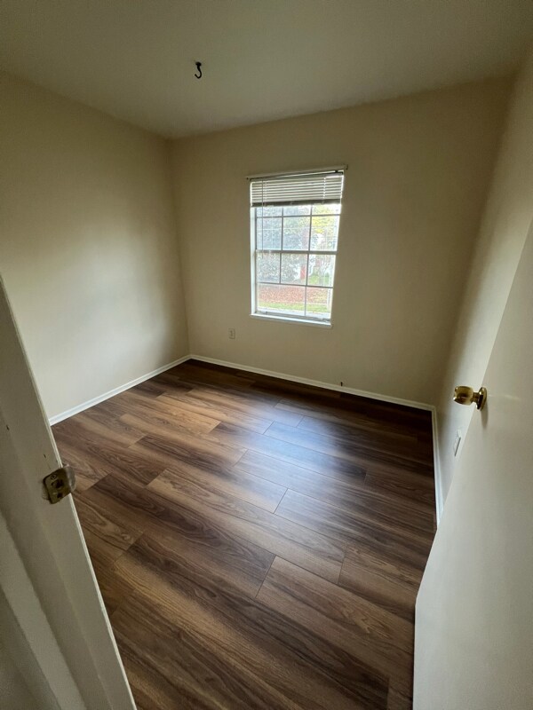 Building Photo - 425 Hebner St