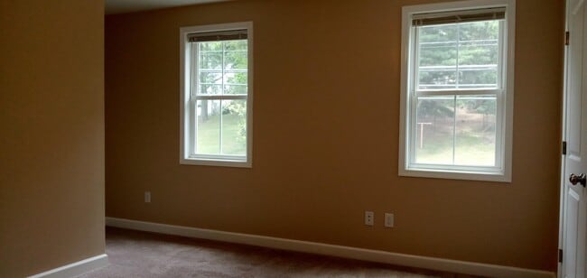 Building Photo - 1014 Middlebrook Ave