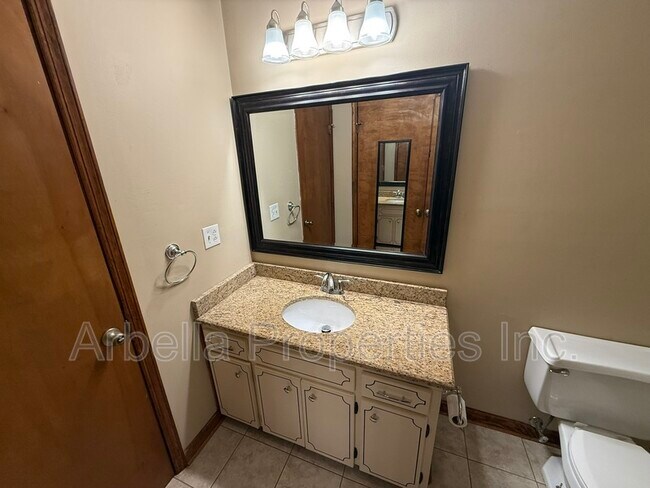 Building Photo - 1608 Herrin Dr