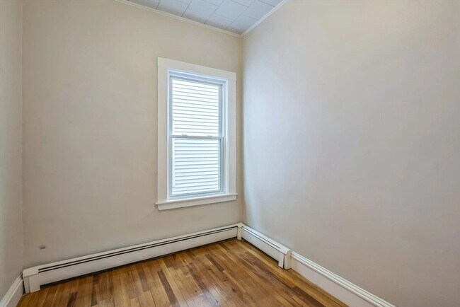 Building Photo - 2A Sherman St