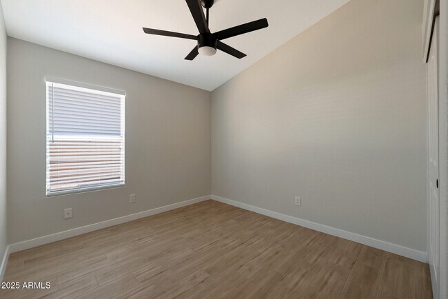 Building Photo - 5616 E Gelding Dr