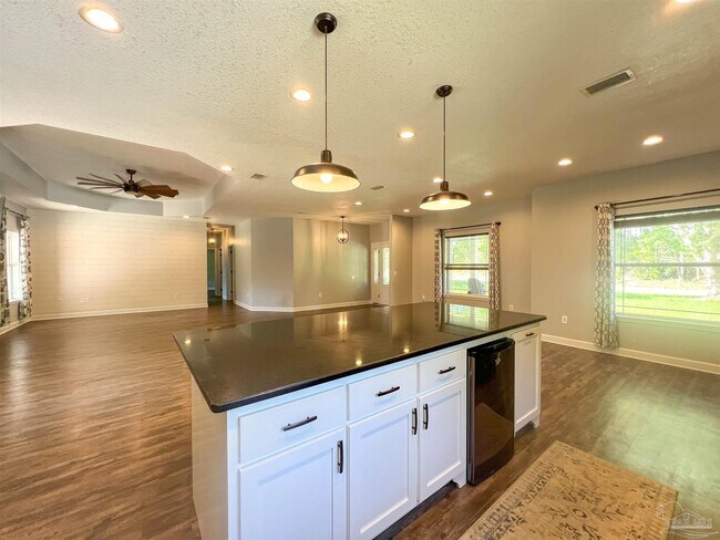 Building Photo - 2685 Segrest Rd