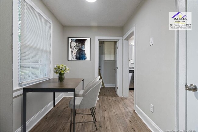 Building Photo - 207 S Windsor Dr