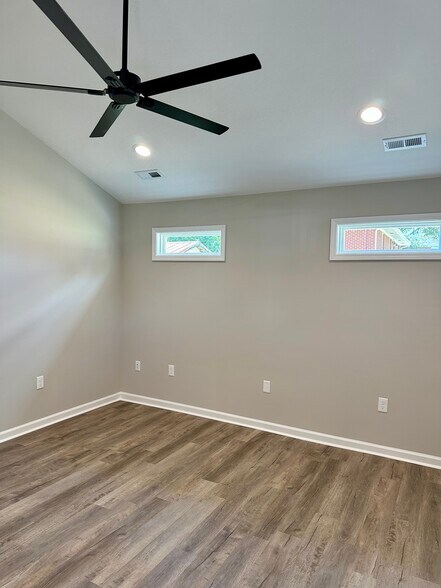 Large ceiling fan for optimal air movement - 2217 Kenwood Blvd SE