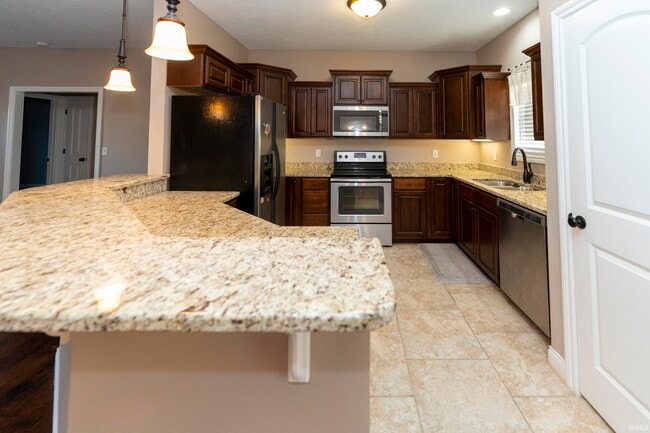 Building Photo - 8838 Hedgewood Ct