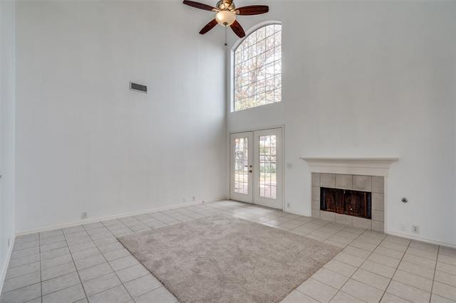 Building Photo - 2213 Ravenhurst Dr
