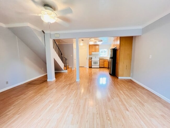 Building Photo - Charming 2BD/1.5BA, Two-Story Townhouse in West Side Danville, Near Downtown- Available NOW!