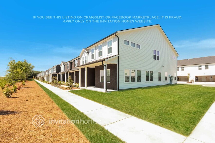 Building Photo - 231 River Rock Dr