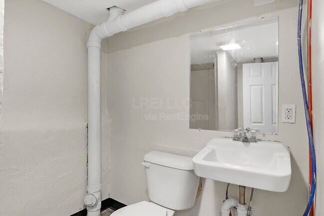 Building Photo - 1458 Beech St