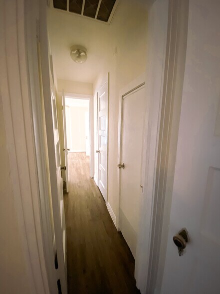 Building Photo - 109 E 3rd St