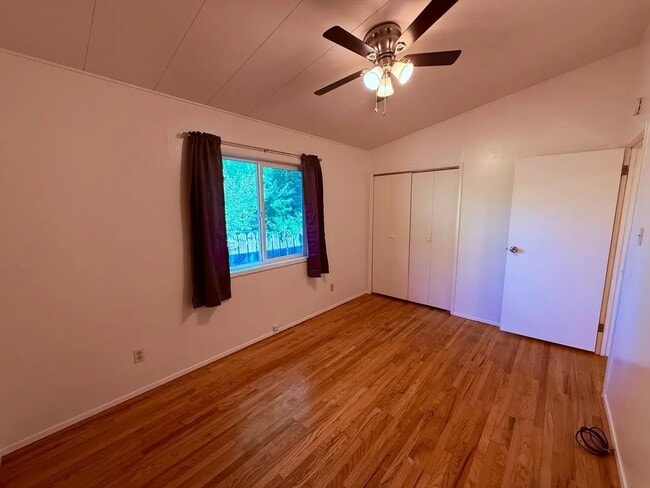 Building Photo - 28 Westwood Way