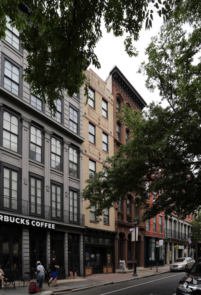 Building Photo - Merchant's Row