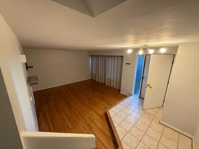 Building Photo - 1410 Whispering Springs Cir