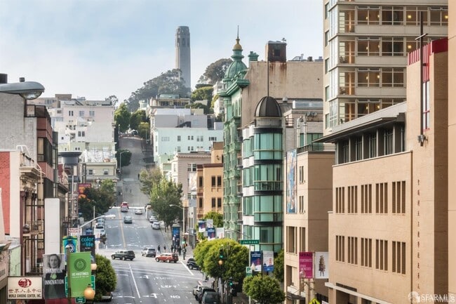 Building Photo - 928 Greenwich St