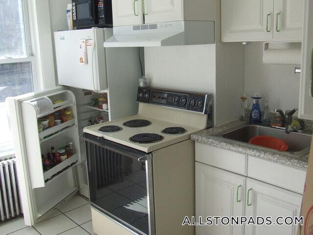 Building Photo - 19 Greylock Rd