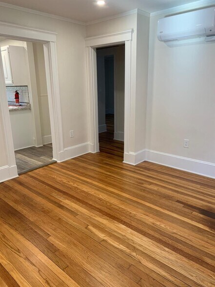 Building Photo - 25 Laurel St