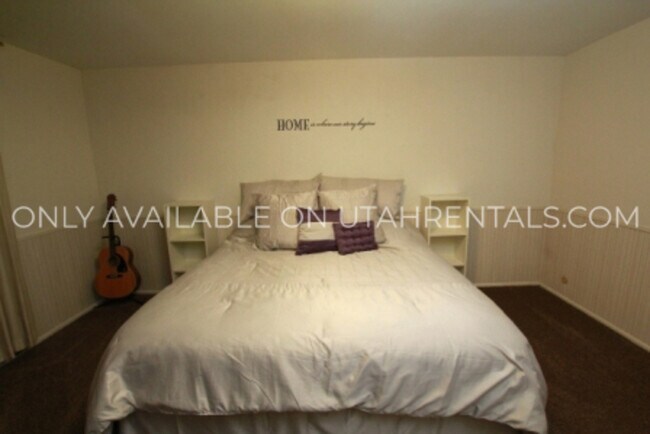 Building Photo - 258 W Garden Park