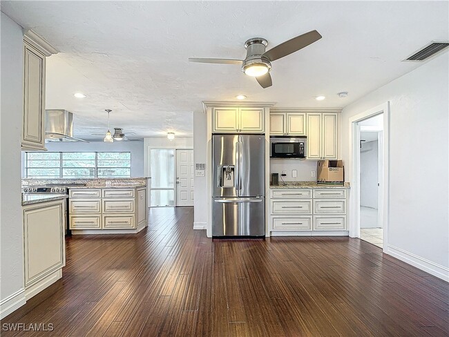 Building Photo - 4348 Beechwood Lake Dr